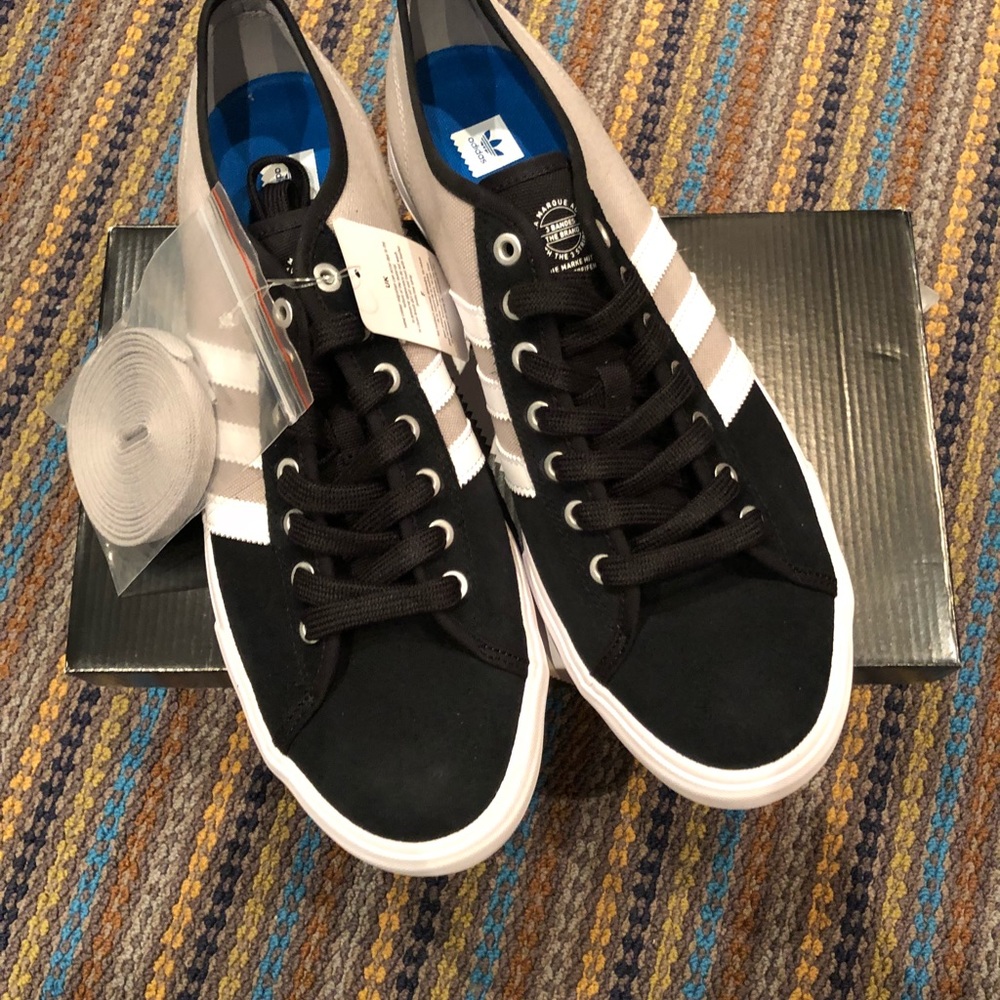 BRAND NEW ADIDAS MENS MATCHCOURT RX SIZE 11.5